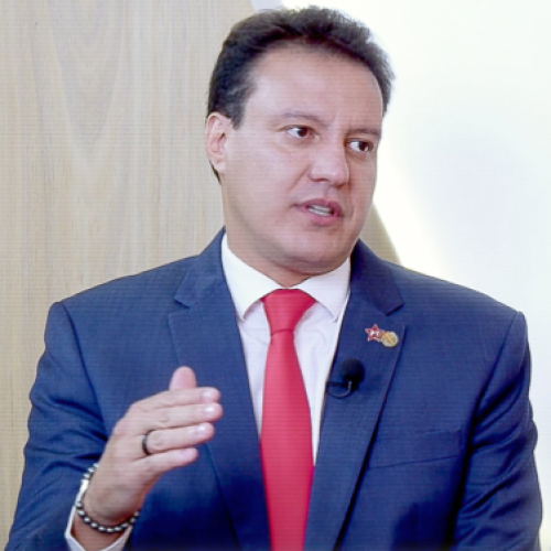 Exclusivo: Felipe Camarão desiste de disputar o Governo e articula aliança com extrema esquerda para assumir controle do PSB no Maranhão